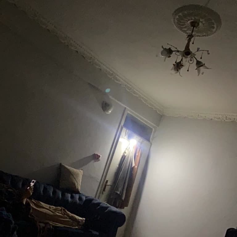 Altınözü'de Sürekli Elektrik Kesintileri Günlük Hayatı Olumsuz Etkiliyor