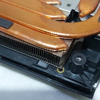 Monster Servisinin Özensiz Onarımı Ve Termal Macun Hatası Cihazı Çökertti