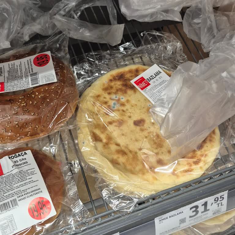 A101 Battalgazi Şubesinde Küflü Bazlama Ve Personel Eksikliği