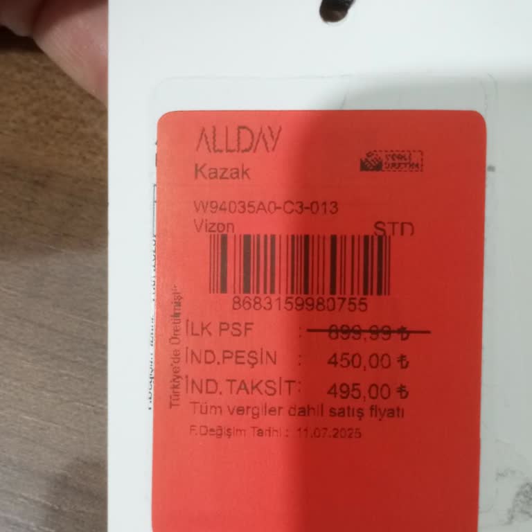 İndirimli Kazak Kasada Fiyatı Artırıldı Ve Dikişi Hatalı