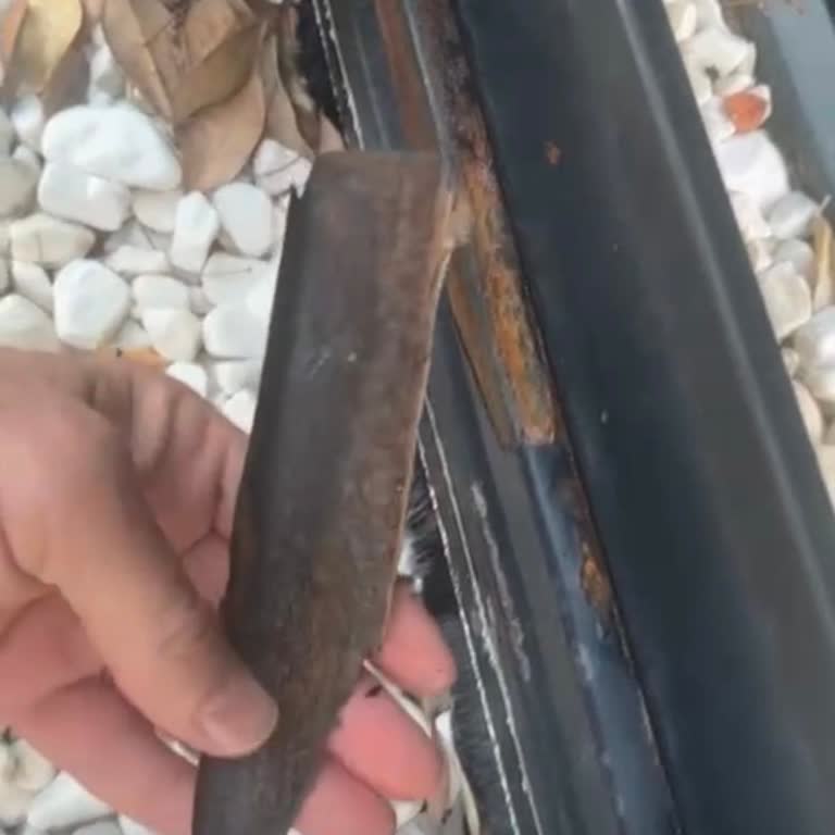 Akinoks Metal Dekorasyon Ürünlerin Tamamında Ciddi Paslanmalar Oluştu