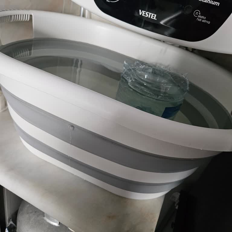 Vestel Termosifon Patlamaları Mutfak Dolaplarını Suya Boğuyor