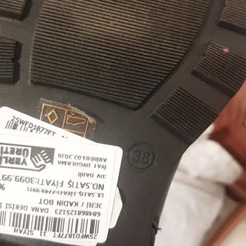 Sipariş Edilen 40 Numara Bot Yerine 38 Numara Gönderildi