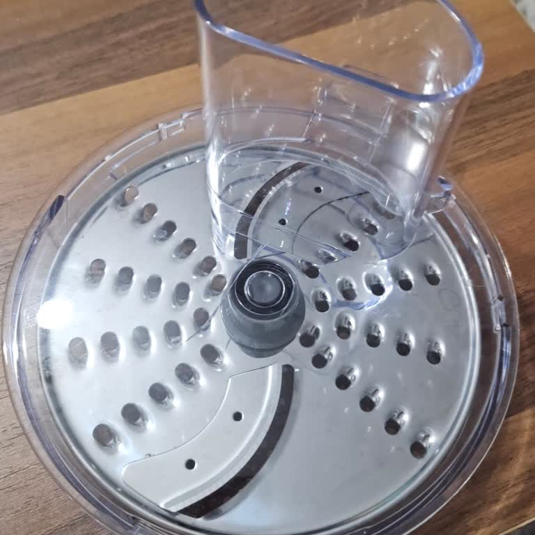 Karaca Ürünün Doğrama Kapak Ve Rende Sıkıştı Yedek Parça Gecikiyor