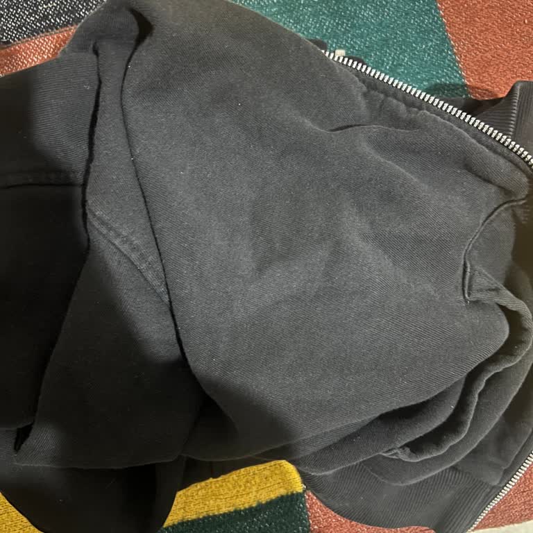 Mavi Hırkada Yıkama Talimatlarına Uymama Nedeniyle Renk Solması Ve İade Çeki Talebi