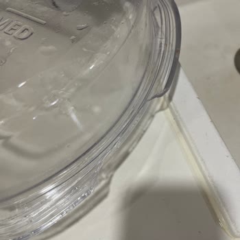 Hoover Kurutma Makinesinin Su Haznesi Tekrar Düşerek Kırıldı