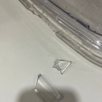 Hoover Kurutma Makinesinin Su Haznesi Tekrar Düşerek Kırıldı