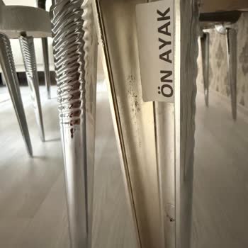 İstikbal Mağazasındaki Defolu Ve Eksik Mobilyalar İçin Tam Değişim Talebi