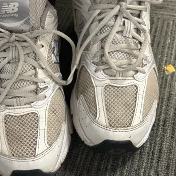 New Balance 530 Ayakkabısının 1 Yıl Öncesinde Yırtılması Ve Değişim Talebi