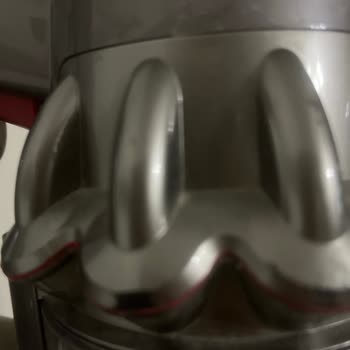 Hasarlı Gelen Dyson V11 Süpürge Çekim Gücü Düşük Ve Çalışmıyor, Servis Çözüm Sunamıyor