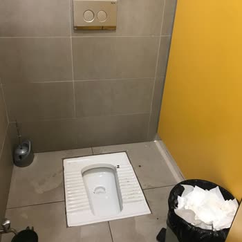 Antalya Şehir Hastanesinde Tuvalet Ve Koridor Hijyen Sorunu