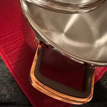 Schafer Çelik Tencere Setinde Kulpların Renk Atması Ve Deformasyonu