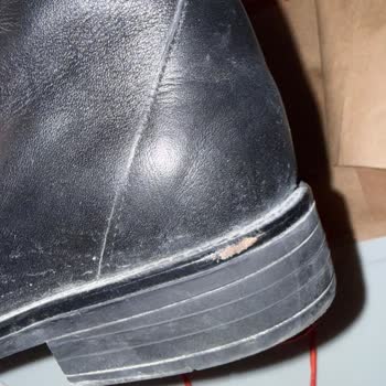 Deri Botun Hızlı Bozulması Ve 6 Aylık Garanti Hakkının Mağaza Tarafından Reddedilmesi