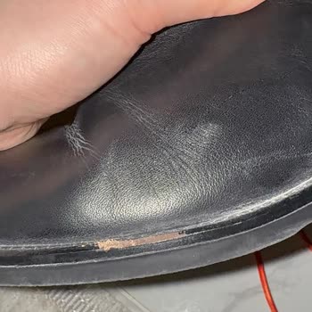 Deri Botun Hızlı Bozulması Ve 6 Aylık Garanti Hakkının Mağaza Tarafından Reddedilmesi