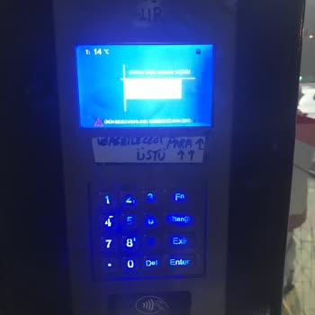 Cemaloğlu Otomat Bahçelievler Hastanesindeki Otomattan 5 TL Para Üstü Alınamaması Ve Telefon Kapalı