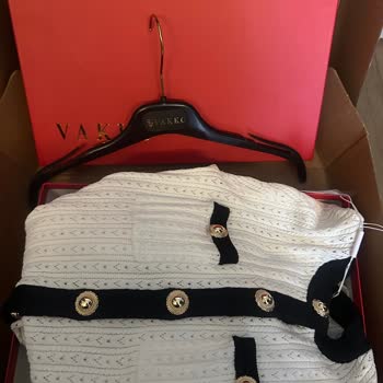 Yüksek Fiyatlı Elbise Özensiz Paketleme Nedeniyle Hayal Kırıklığına Düşürdü