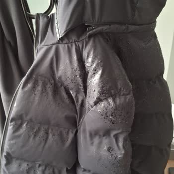 Yanıltıcı Su Geçirmez İddiası Ve Mağazanın İlgisiz Tutumu