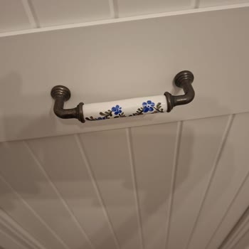 Teslim Edilen Dolap Kulpları Kararmış, Ücretsiz Değişim Talebi