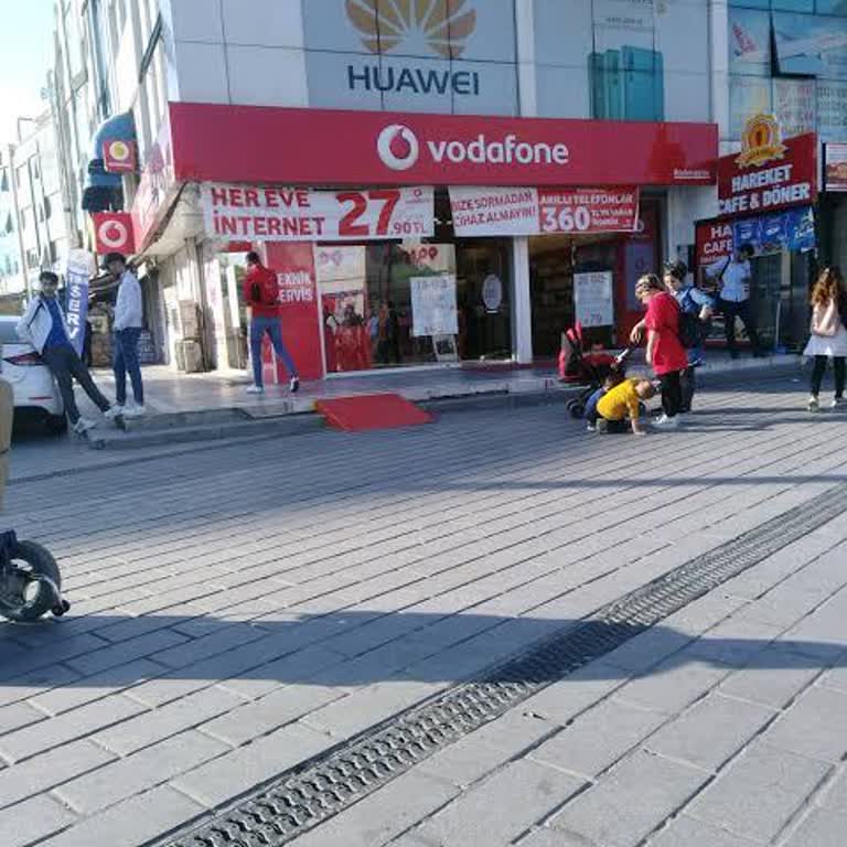 Esenyurt Vodafone Bayisinde Saygısız Davranış Ve Giriş Engellemesi