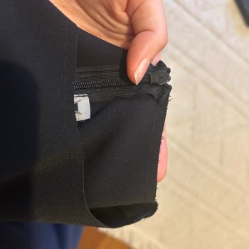 Defosuz Duyurulan Elbise Tüylenmiş Ve İpi Kopmuş, İade Talebi Reddedildi