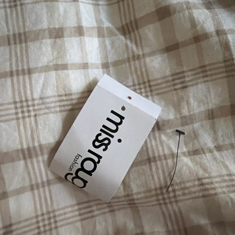 Kolları Düşen Kazak Ve Katı Değişim Politikası Müşteri Güvenini Zedeliyor