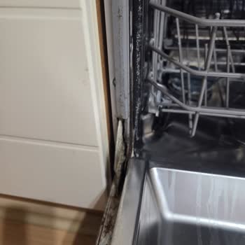 Arçelik Bulaşık Makinesinde Üst Sepet Paslanması, İndirim Talebi