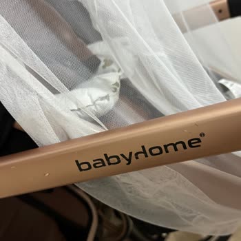 Bebek Arabasında Kırılan Tente Bağlantısı Ve Güvensiz Tekerlek İçin Aşırı Parça Ücreti