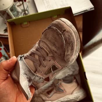 Kısa Sürede Parçalanan Çocuk Ayakkabısının Üretim Sorunu Olarak Tanınması Ve İade Talebi