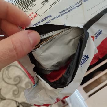 Kargo Paketi Hasar Görmüş Ve Taşıma Sürecindeki Özensizlik Şikayeti