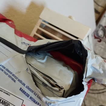 Kargo Paketi Hasar Görmüş Ve Taşıma Sürecindeki Özensizlik Şikayeti