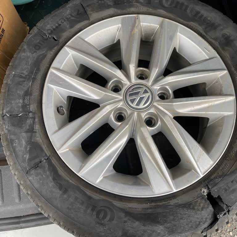 Continental Lastiğim 1,5 Yılda 6 Yerden Patladı, Satıcıya Ulaşamıyorum