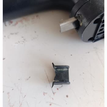 Airfryer Kulp Parçası Normal Kullanımda Kırıldı, Garanti Kapsamında Ücretsiz Değişim Talebi