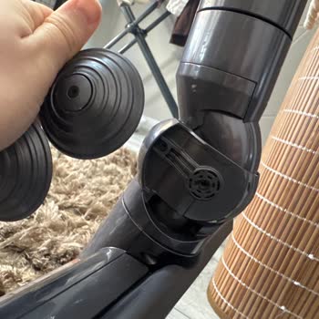 Dyson Halı Başlığı Plastik Parçalarının Kendiliğinden Düşmesi Ve 5.499 TL Değişim Ücreti