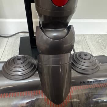Dyson Halı Başlığı Plastik Parçalarının Kendiliğinden Düşmesi Ve 5.499 TL Değişim Ücreti