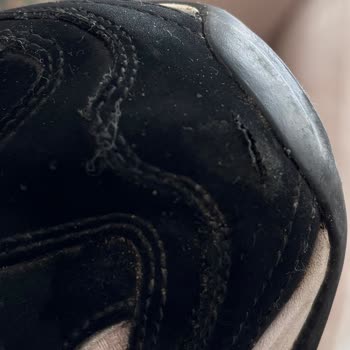 Skechers Ayakkabısında Kısa Sürede Delik Oluşması Ürün Değişimi Talebi