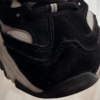 Skechers Ayakkabısında Kısa Sürede Delik Oluşması Ürün Değişimi Talebi