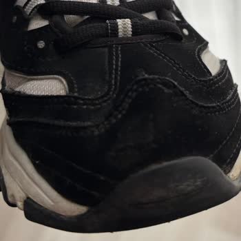 Skechers Ayakkabısında Kısa Sürede Delik Oluşması Ürün Değişimi Talebi