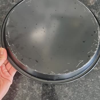 Kumtel Mini Pizza Fırını Ve Airfryer Tepsisinde İlk Kullanımda Pas Ve Çizik