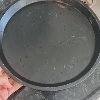 Kumtel Mini Pizza Fırını Ve Airfryer Tepsisinde İlk Kullanımda Pas Ve Çizik