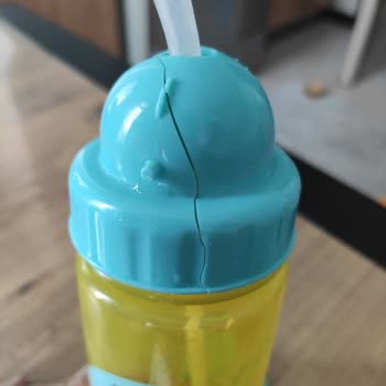 Skip Hop Sulukta Kapağı Ve Tutma Yeri Kırıldı, Ürün Kısa Sürede Deforme Olup Yedek Parça Bulunamıyor