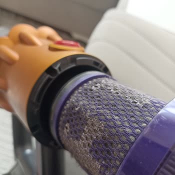 Dyson V12 Süpürge Borusu Kırıldı Ve Filtre Uyarısı Çıkıyor