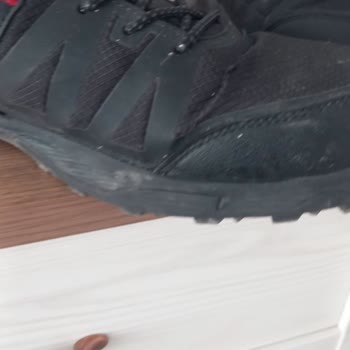 Ayakkabıda Hızlı Yırtılma Ve Mağaza İlgisizliği