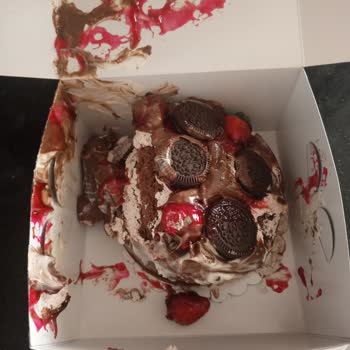 Ezilmiş Pasta Teslimatı Ve Çözüm Talebi