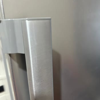 Hasarlı Dondurucu Teslim Edildi, Firma Tüketici Hatası İddiası