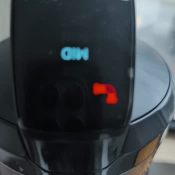 Kırmızı Alarm Işığı Yanıyor Ve Çalışmayan Samsung VS20B75 Süpürge İçin Değişim Talebi