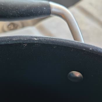 Karaca Züccaciye Tencerenin Kapağı Bir Anda Kırıldı