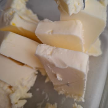 Sütaş Tereyağında Siyah Yabancı Madde Tespit Edildi Ve Sağlık Endişesi