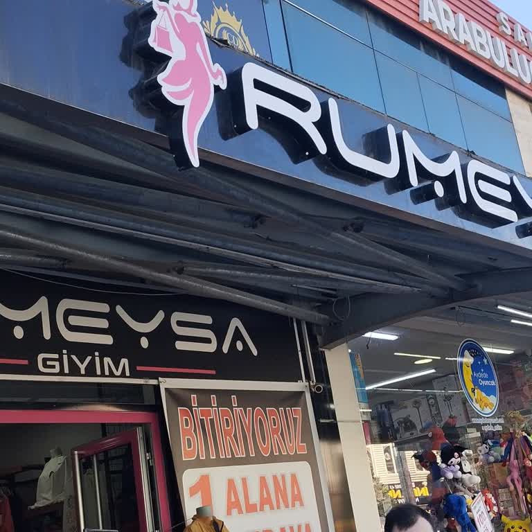 Rümeysa Giyim Bağırarak ve Esnafa Kesinlikle Yakışmayacak Kaba Bir Tavırla Davrandı