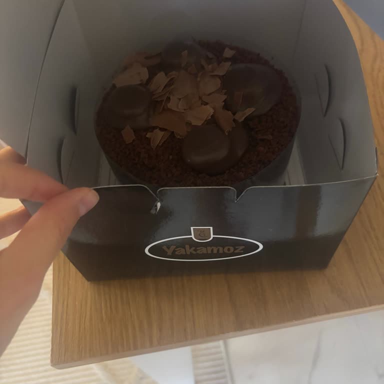 Yemeksepeti'nde Yanıltıcı Görsel, Çikolatalı Pasta Ve İade Reddedildi