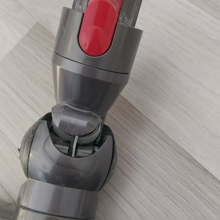 Dyson V11 Süpürge Başlığının Ani Kırılması Ve Ücretsiz Parça Değişimi Talebi